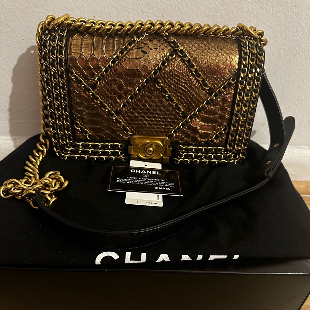💯% Authentic Chanel Metallic Snakeskin 🐍 ￼Medium Boy Bag